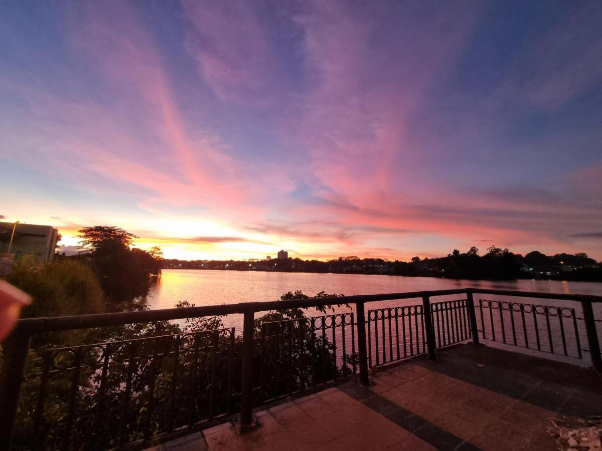 Kenyalang Emerald Riverine Homestay Kuching Eksteriør billede