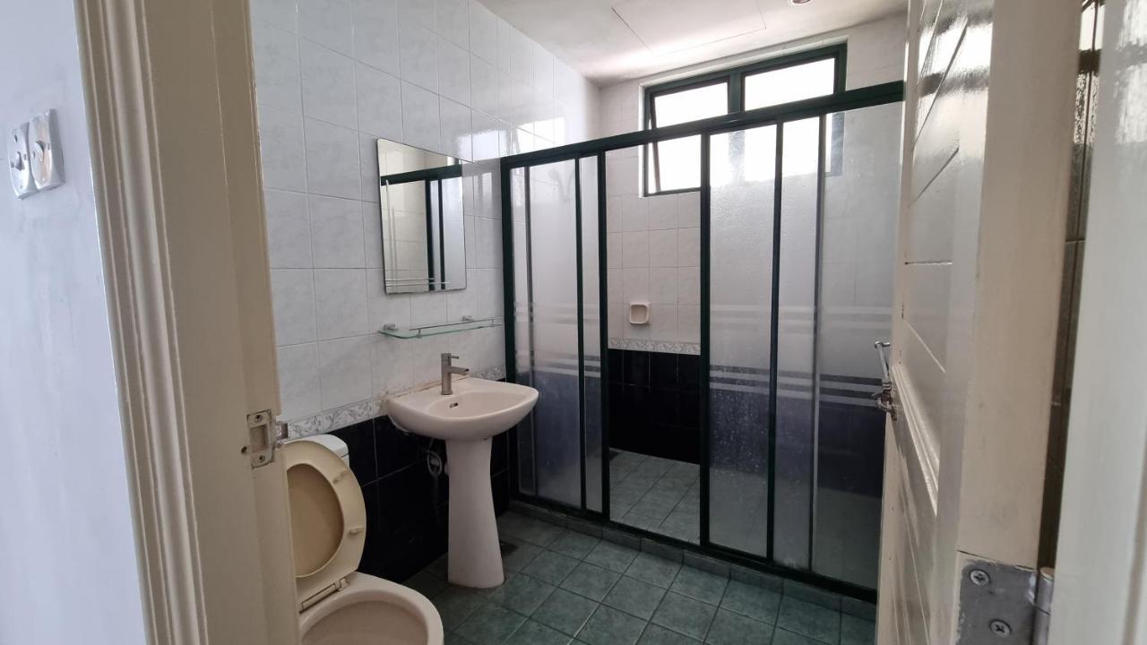 Kenyalang Emerald Riverine Homestay Kuching Eksteriør billede